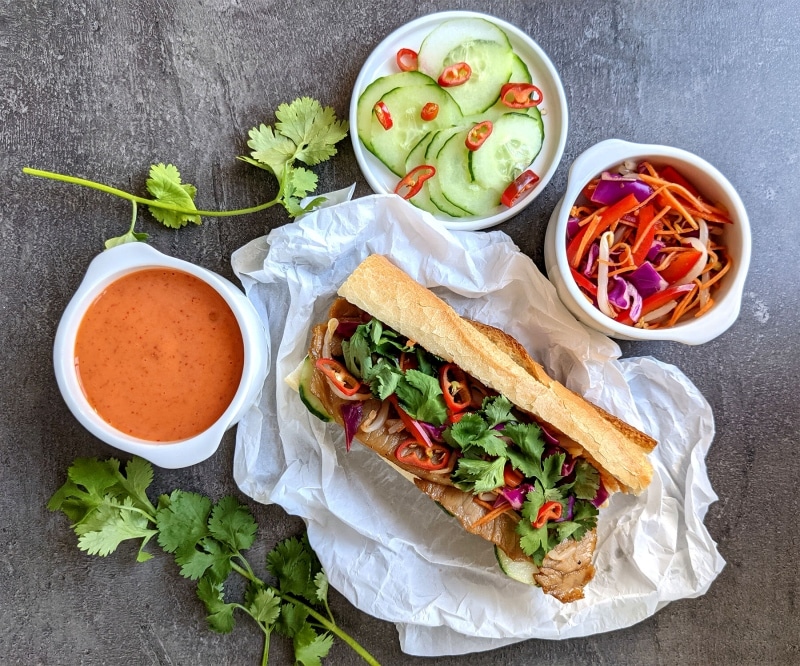 Các bước chi tiết để làm nước sốt bánh mì ngon đúng điệu tại nhà