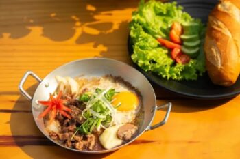 Khám phá 3 cách làm nước sốt bánh mì chảo đậm đà, thơm ngon