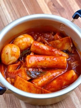 Khám phá 3 công thức sốt tokbokki chuẩn vị Hàn