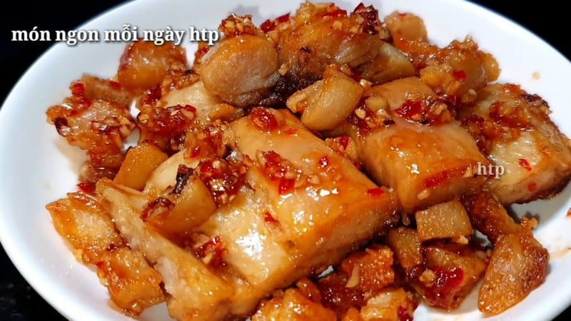 Cách làm nước màu kho cá bằng đường cực dễ