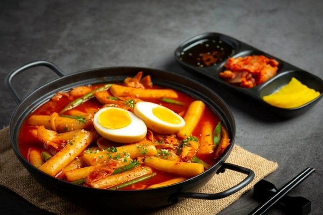 Cách làm sốt tokbokki đúng chuẩn Hàn Quốc tại nhà